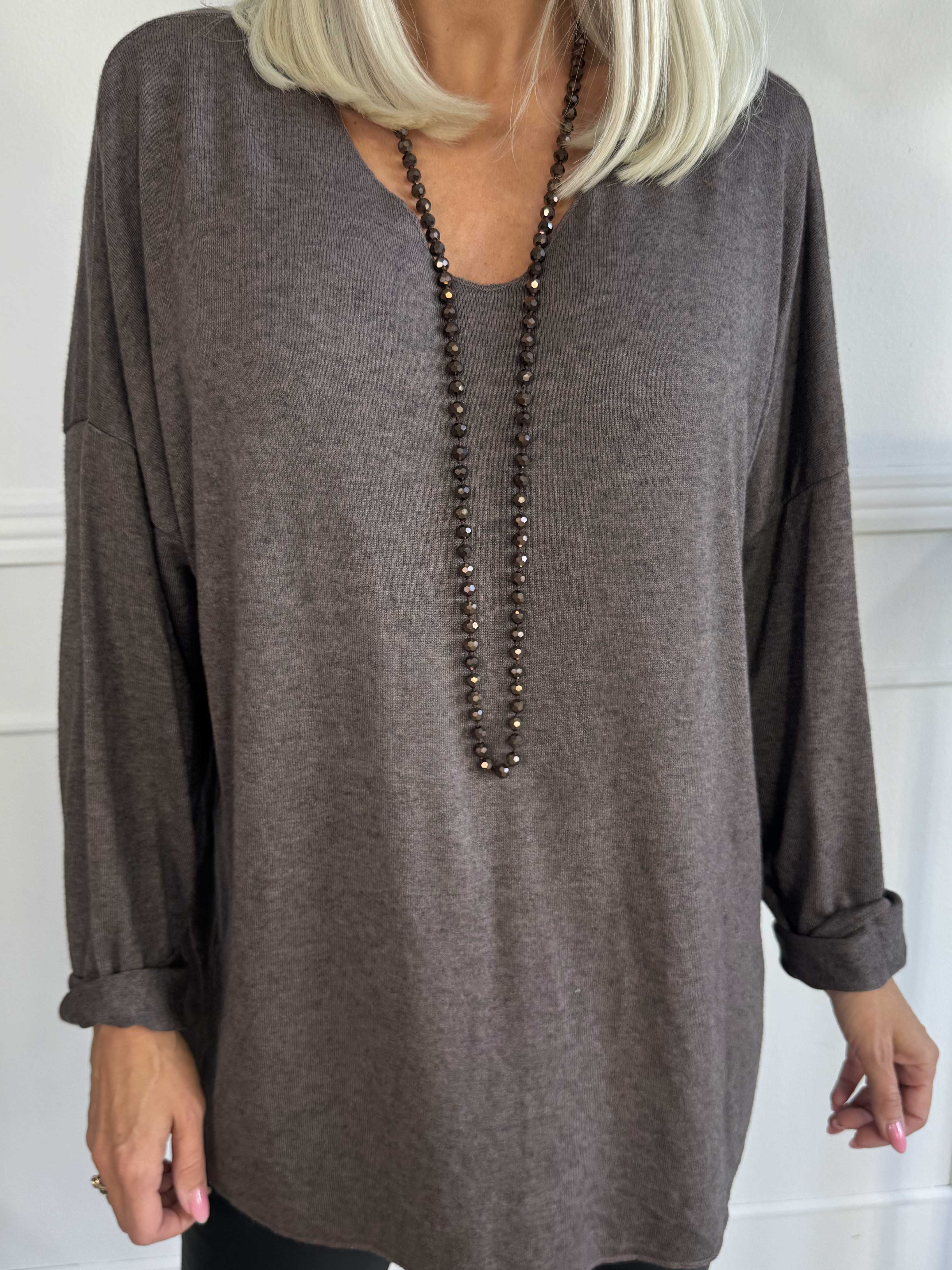 Djamila - Blød bluse i viskose med v-udskæring